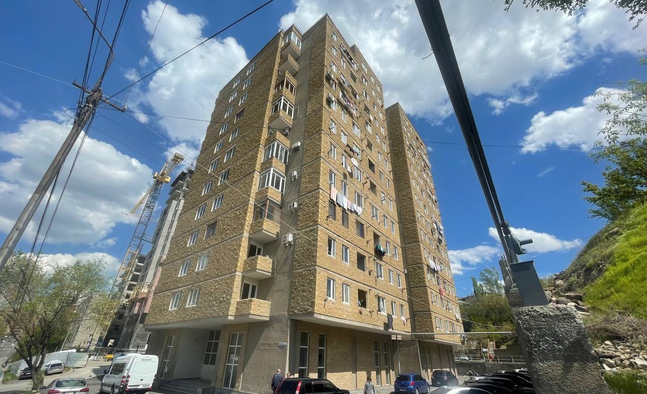 Վաճառվում է ՀՀ ՏԿԵՆ պետական գույքի կառավարման կոմիտեին ամրացված Երևան, Նոր-Նորք Հ.Գյուրջյան փողոց 58 շենք, 98 հասցեում գտնվող անշարժ գույքը /08.07.2026թ./ (իրականացվելու է էլեկտրոնային աճուրդի միջոցով)